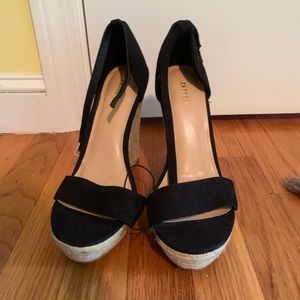Express - Black Wedges